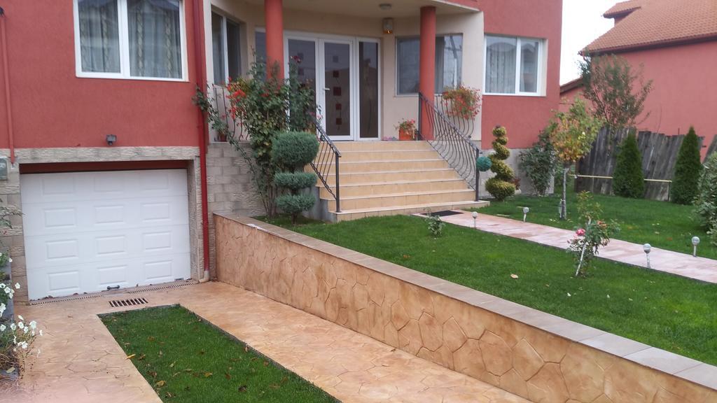 Family Pension Arad Exterior photo